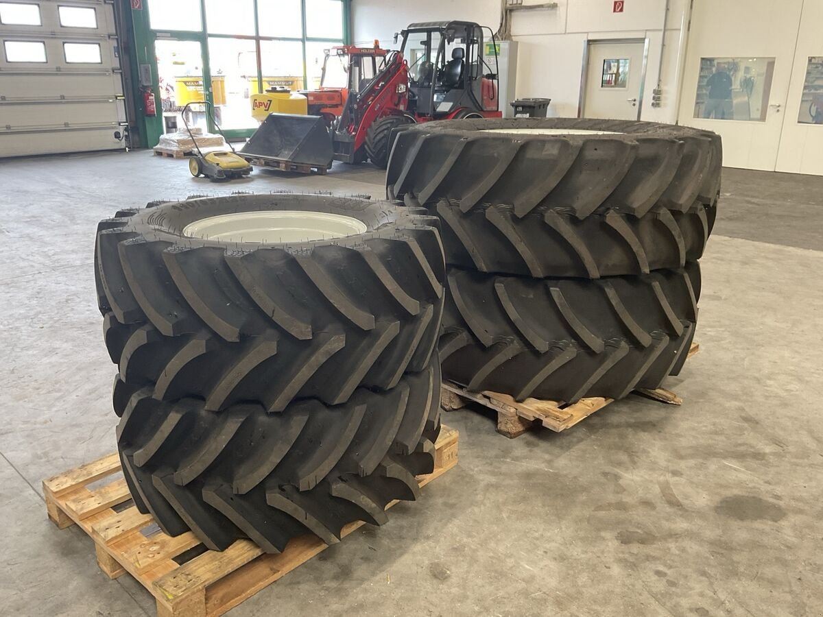 Felge des Typs Mitas Lindner 540/65-R30 und 440/65R20, Vorführmaschine in Zwettl (Bild 3)