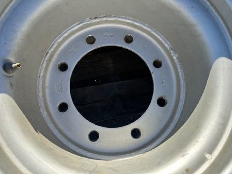 Felge des Typs Sonstige Felgen 16x17 ET0 8-Loch zu 505/50R17, gebraucht, Gebrauchtmaschine in Tamsweg (Bild 5)