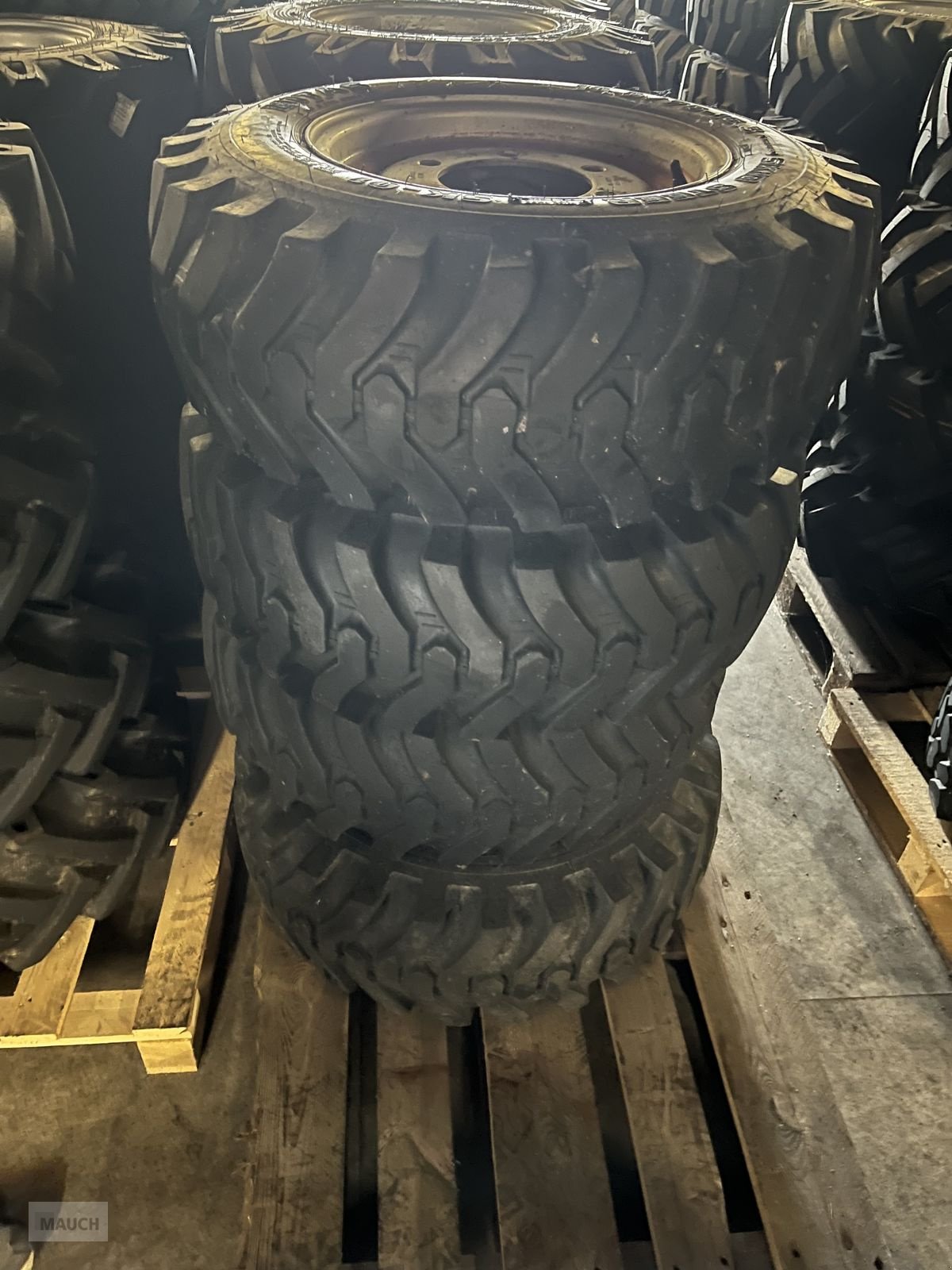 Felge typu Sonstige Komplettreifen 10/75-15.3 EM 6 Loch ET80, Gebrauchtmaschine v Burgkirchen (Obrázek 4)