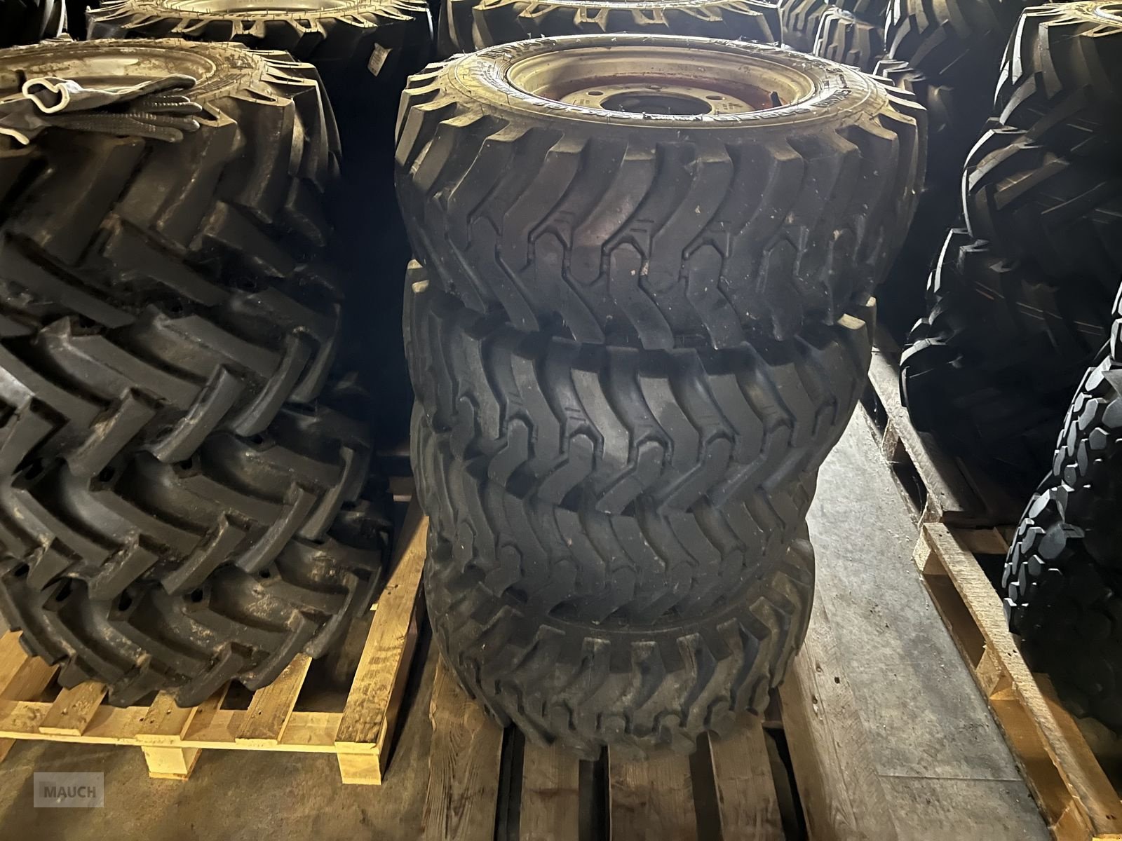 Felge typu Sonstige Komplettreifen 10/75-15.3 EM 6 Loch ET80, Gebrauchtmaschine v Burgkirchen (Obrázek 5)