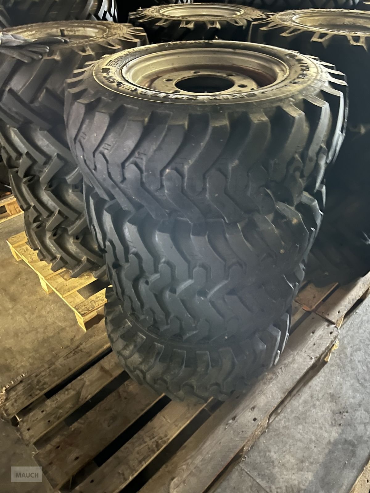 Felge typu Sonstige Komplettreifen 10/75-15.3 EM 6 Loch ET80, Gebrauchtmaschine v Burgkirchen (Obrázek 1)