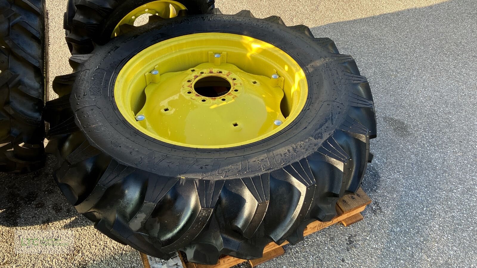 Felge des Typs Titan HI- TRACTION LUG, Vorführmaschine in Herzogenburg (Bild 5)