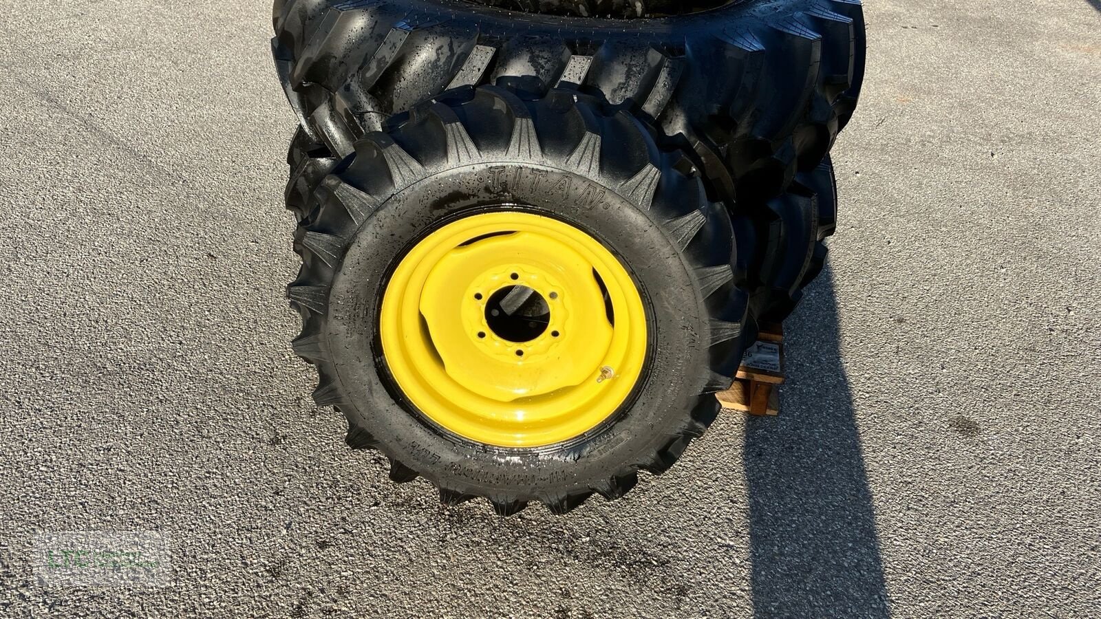 Felge Türe ait Titan HI- TRACTION LUG, Vorführmaschine içinde Herzogenburg (resim 7)