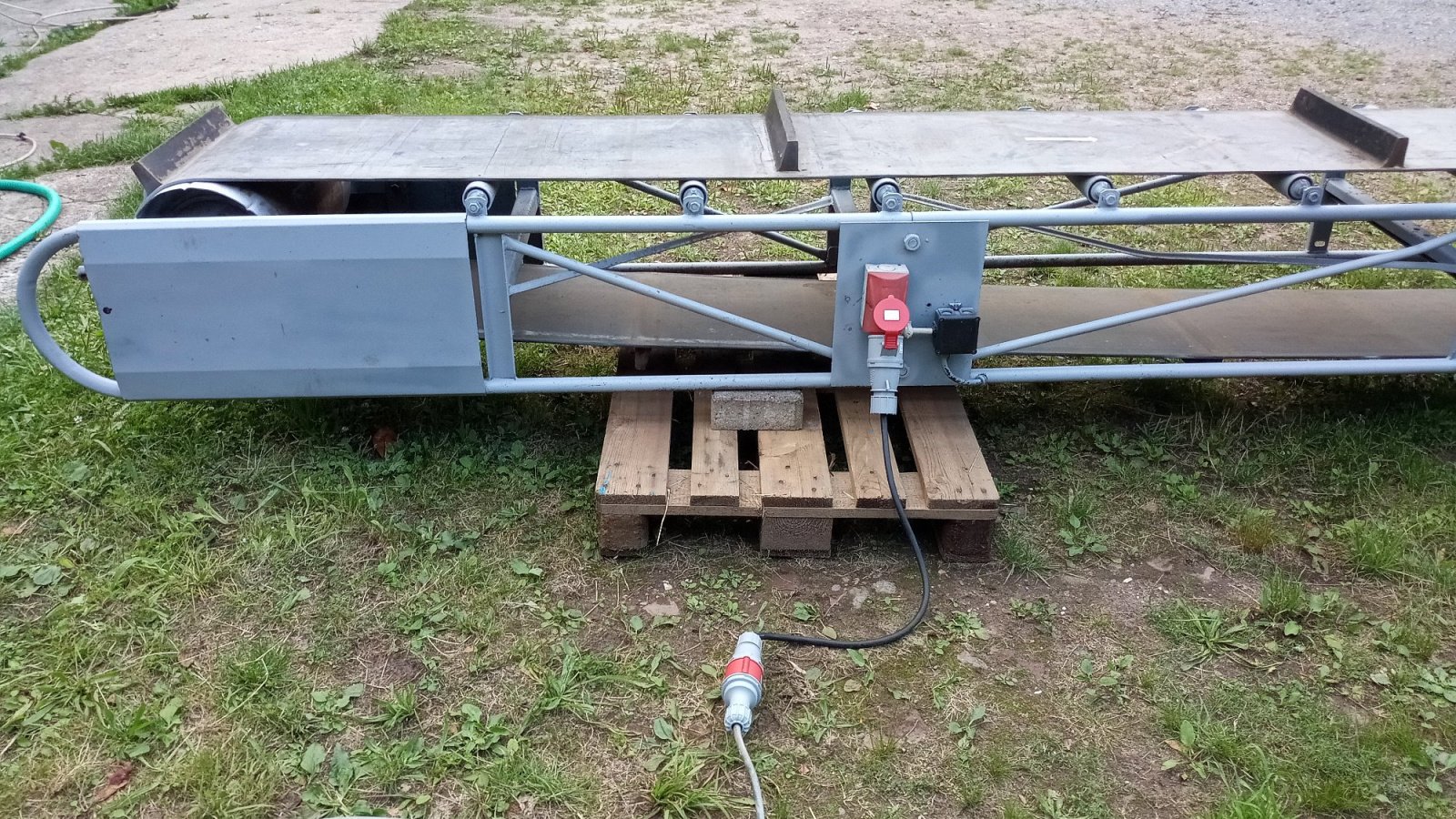 Förderanlage Türe ait Wieger / Neuss am Rhein Förderband Hackschnitzel Kaminholz Fördertechnik Brennholz Transportband, Gebrauchtmaschine içinde Düsseldorf (resim 3)