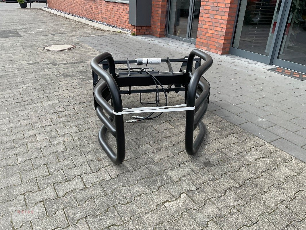 Folienballenzange des Typs Alö Unigrip 160 Euro Ballenzange, Neumaschine in Lippetal / Herzfeld (Bild 2)