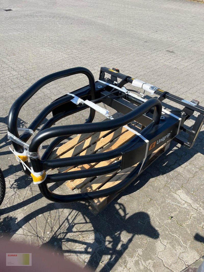 Folienballenzange des Typs Alö UNIGRIP 160 EURO, Neumaschine in Risum-Lindholm (Bild 3)
