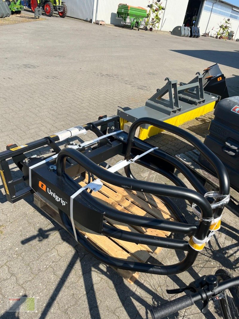 Folienballenzange des Typs Alö UNIGRIP 160 EURO, Neumaschine in Risum-Lindholm (Bild 4)