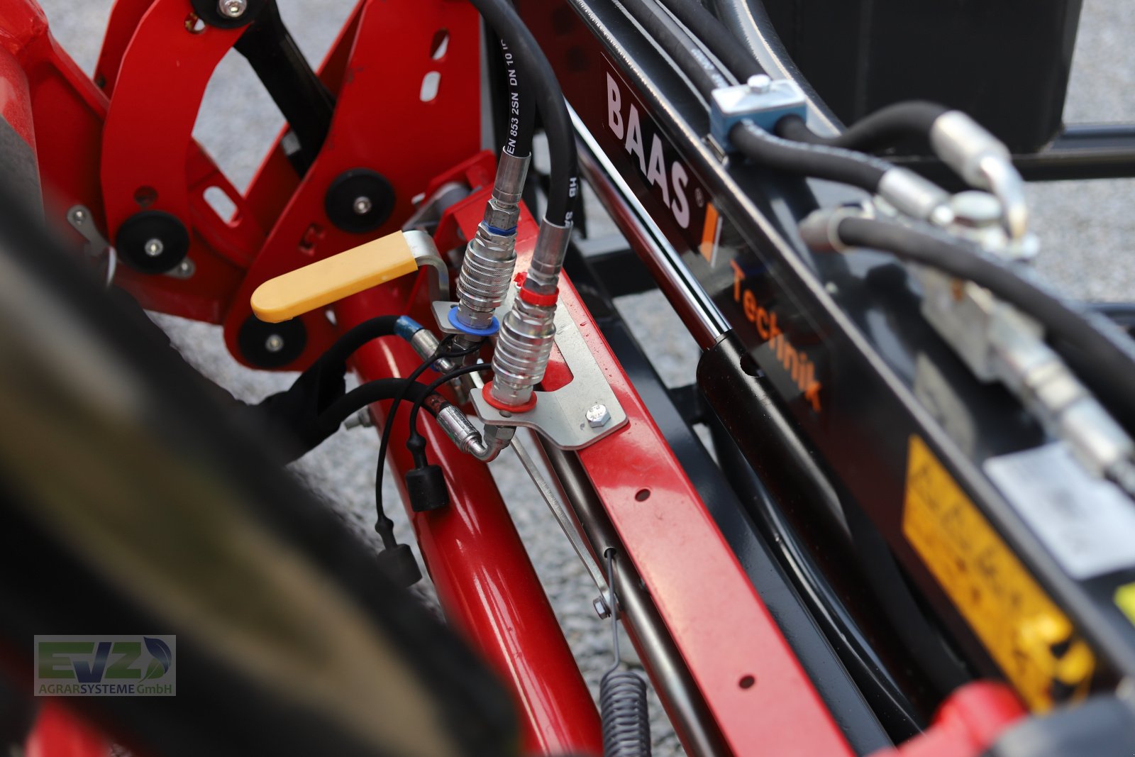 Folienballenzange of the type Baas BAAS Technik Ballengreifer, Neumaschine in Ebersberg (Picture 3)