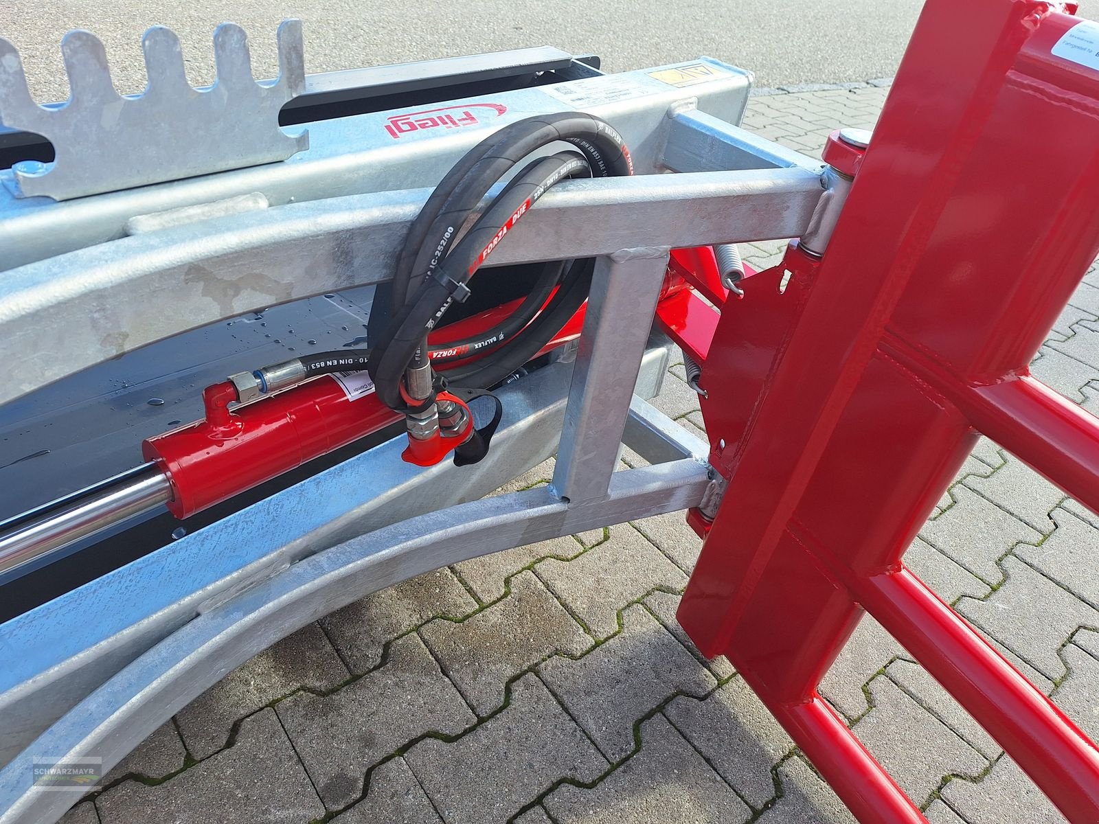 Folienballenzange of the type Fliegl AgroCenter Ballenzange WM-HV, Neumaschine in Aurolzmünster (Picture 12)