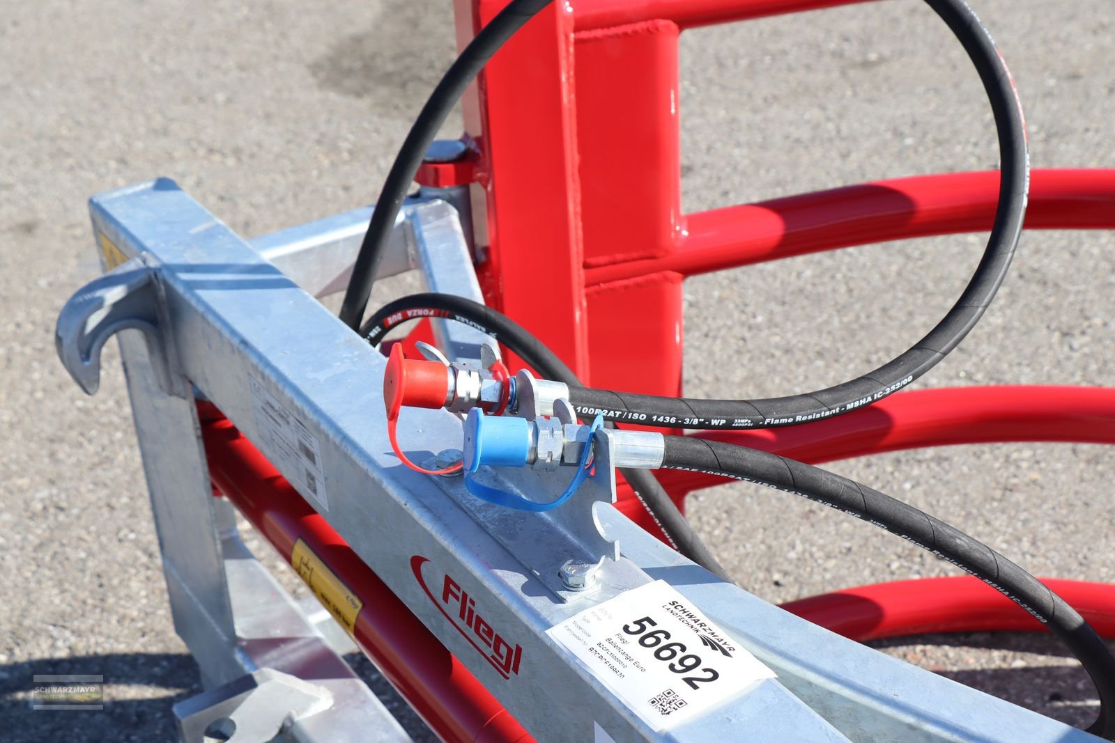 Folienballenzange of the type Fliegl Ballengreifer &#34;Profi Combi&#34;, Neumaschine in Aurolzmünster (Picture 10)