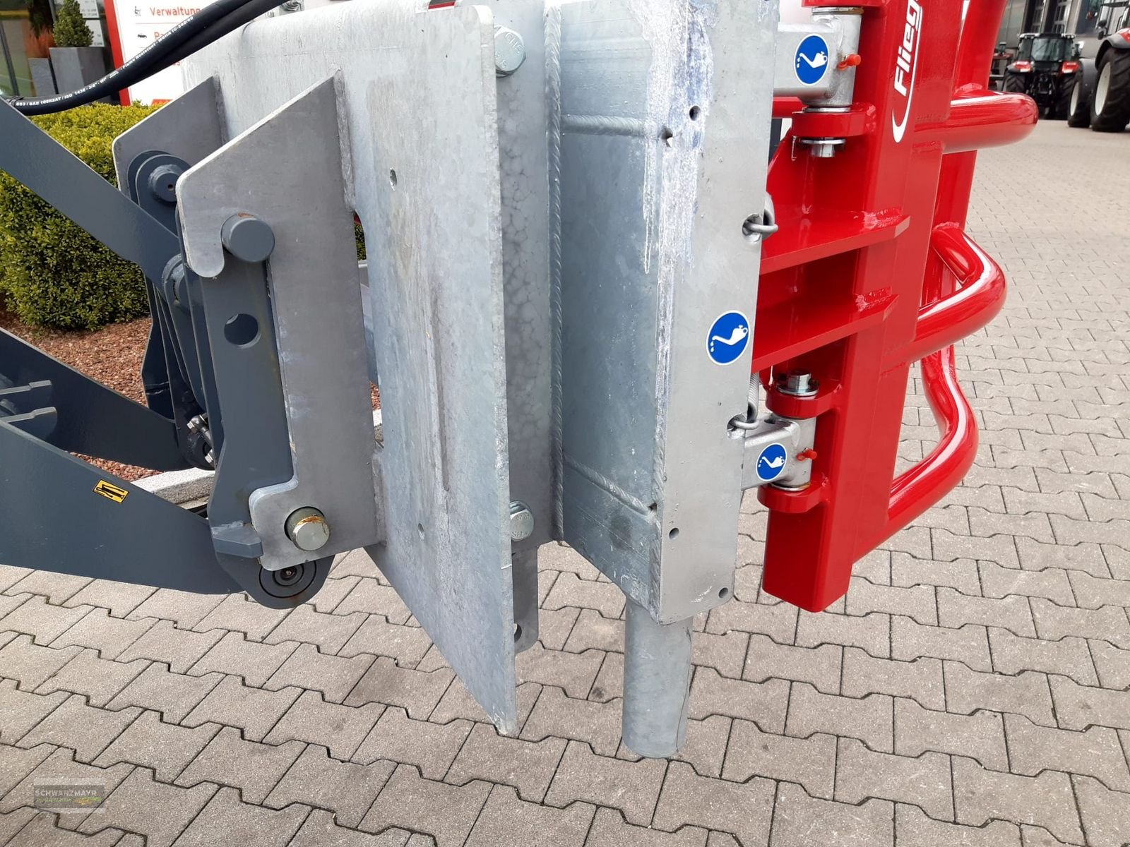 Folienballenzange of the type Fliegl Ballengreifer &#34;Profi Combi&#34;, Neumaschine in Aurolzmünster (Picture 22)