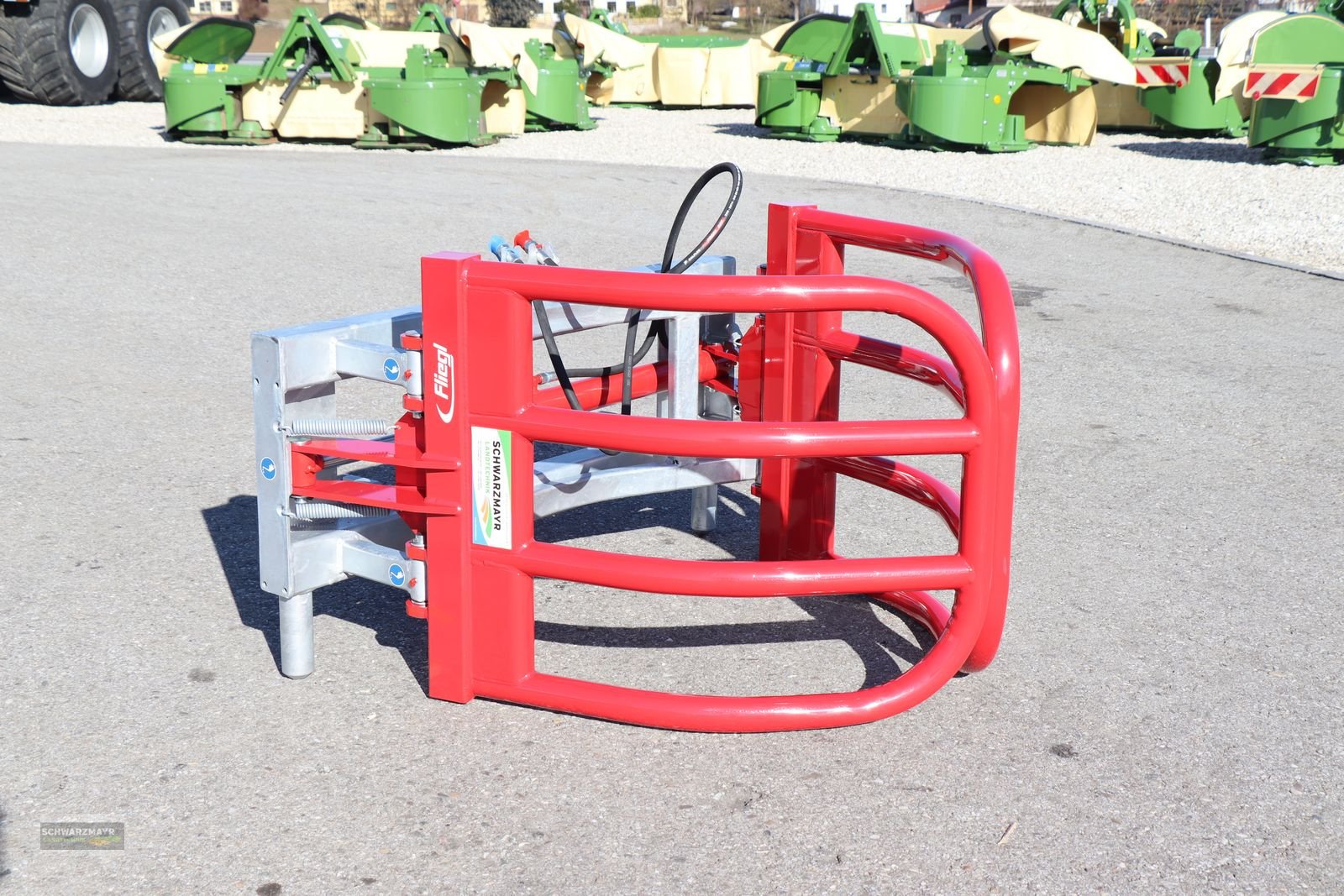 Folienballenzange of the type Fliegl Ballengreifer &#34;Profi Combi&#34;, Neumaschine in Aurolzmünster (Picture 3)