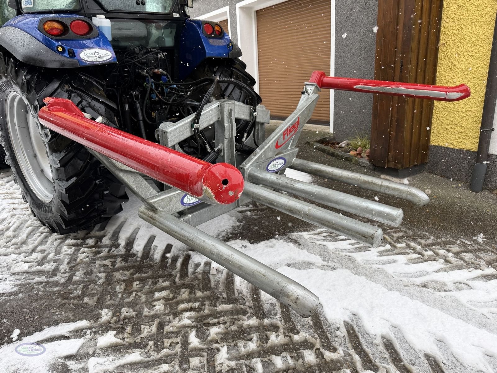 Folienballenzange of the type Fliegl Schmetterling, Gebrauchtmaschine in Münzkirchen (Picture 2)