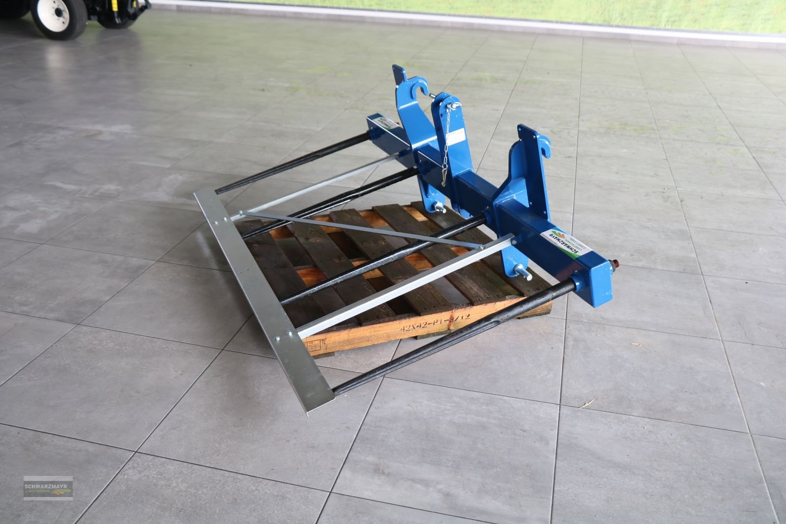 Folienballenzange типа Göweil Ballentransportdorn, Neumaschine в Gampern (Фотография 3)