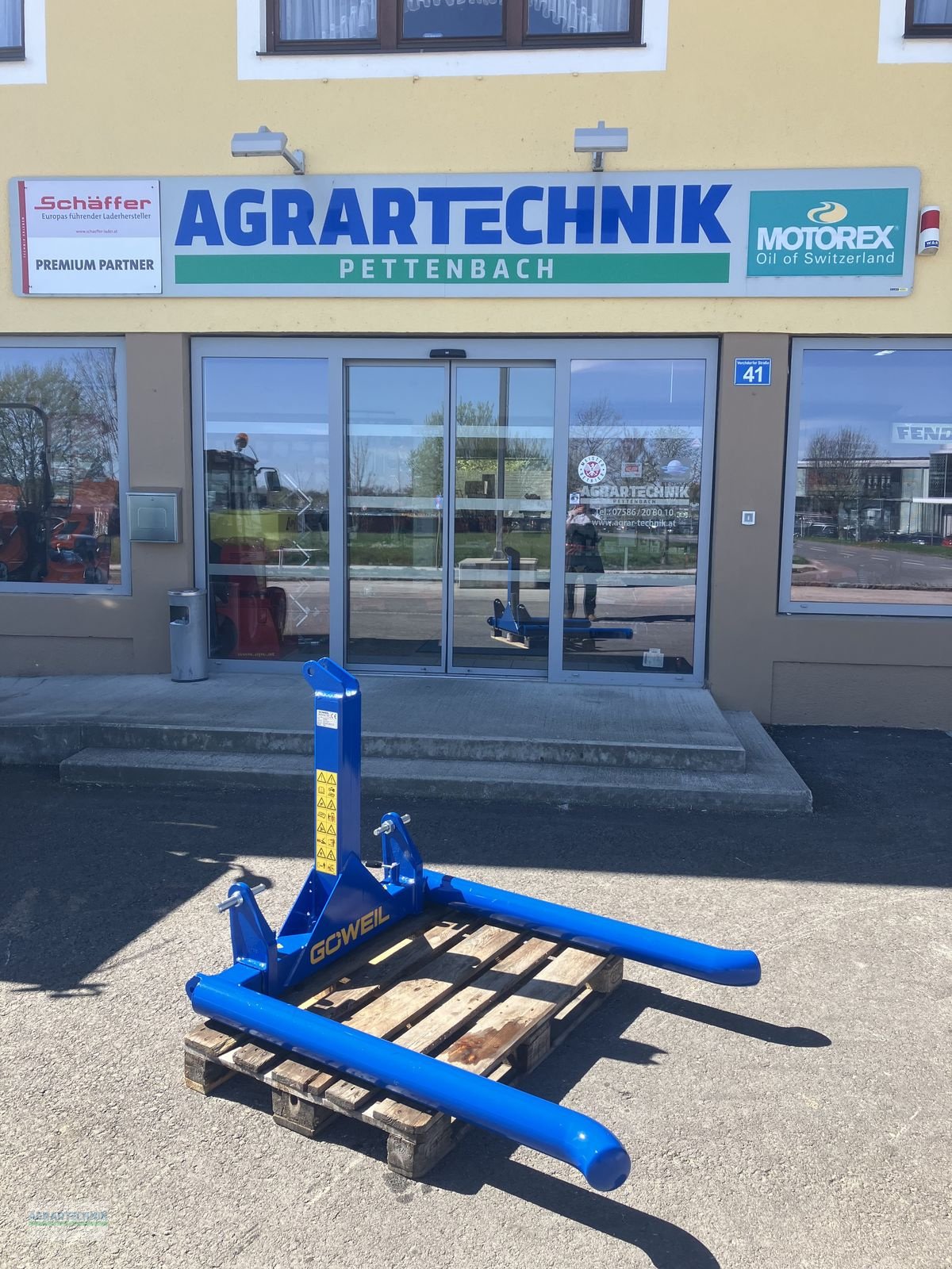 Folienballenzange des Typs Göweil BTGME, Neumaschine in Pettenbach (Bild 1)