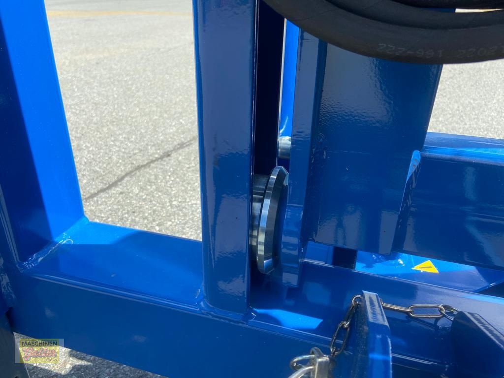 Folienballenzange des Typs Göweil DOPPELTRANSPORTRAHMEN mit Ballenträger, Neumaschine in Kötschach (Bild 3)