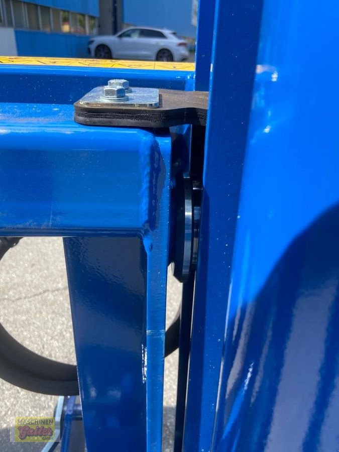 Folienballenzange des Typs Göweil DOPPELTRANSPORTRAHMEN mit Ballenträger, Neumaschine in Kötschach (Bild 12)