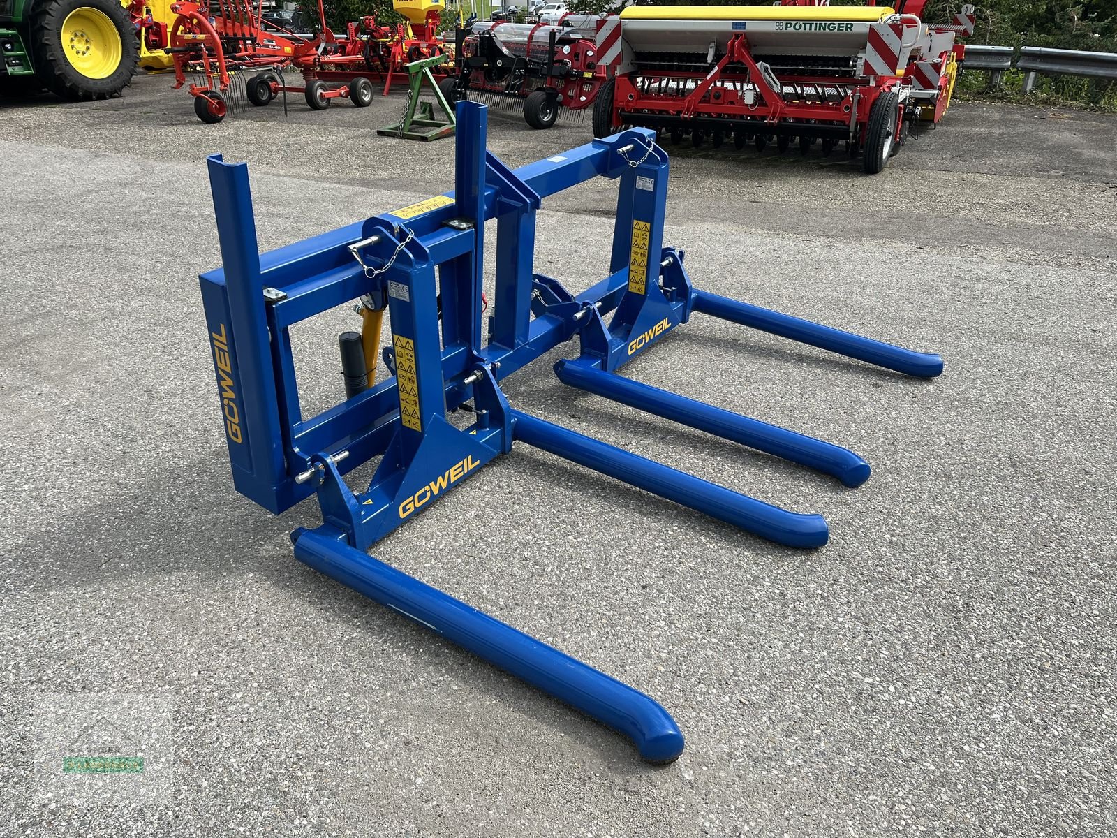 Folienballenzange of the type Göweil DTR / Doppeltransportrahmen, Neumaschine in Wartberg (Picture 4)