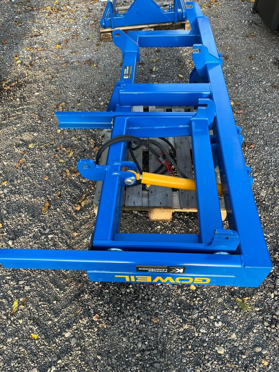 Folienballenzange des Typs Göweil DTR, Neumaschine in Pischelsdorf am Engelbach (Bild 1)