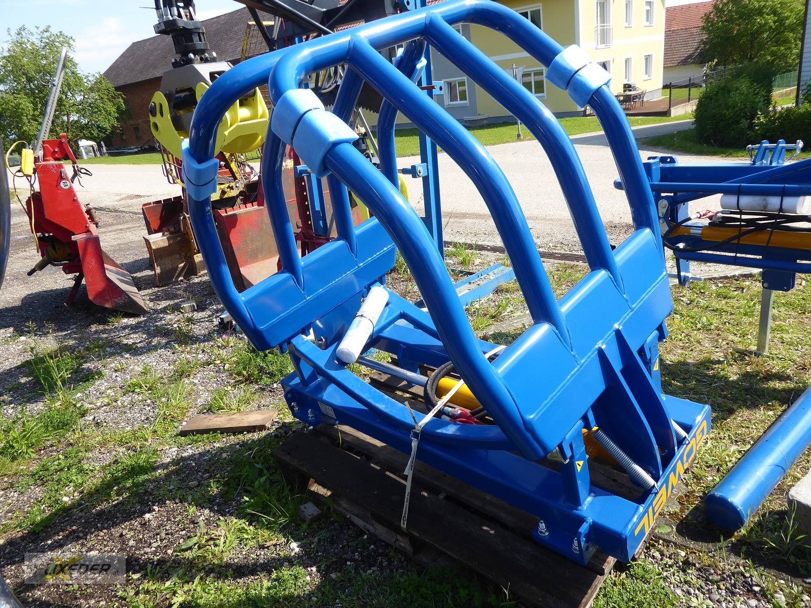 Folienballenzange des Typs Göweil RBG 160 Rundballengreifer, Neumaschine in Pattigham (Bild 2)