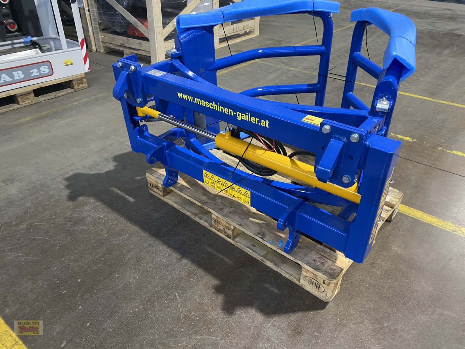 Folienballenzange des Typs Göweil RBG-Rundballengreifer mit Euroaufnahme Aktion, Neumaschine in Kötschach (Bild 10)