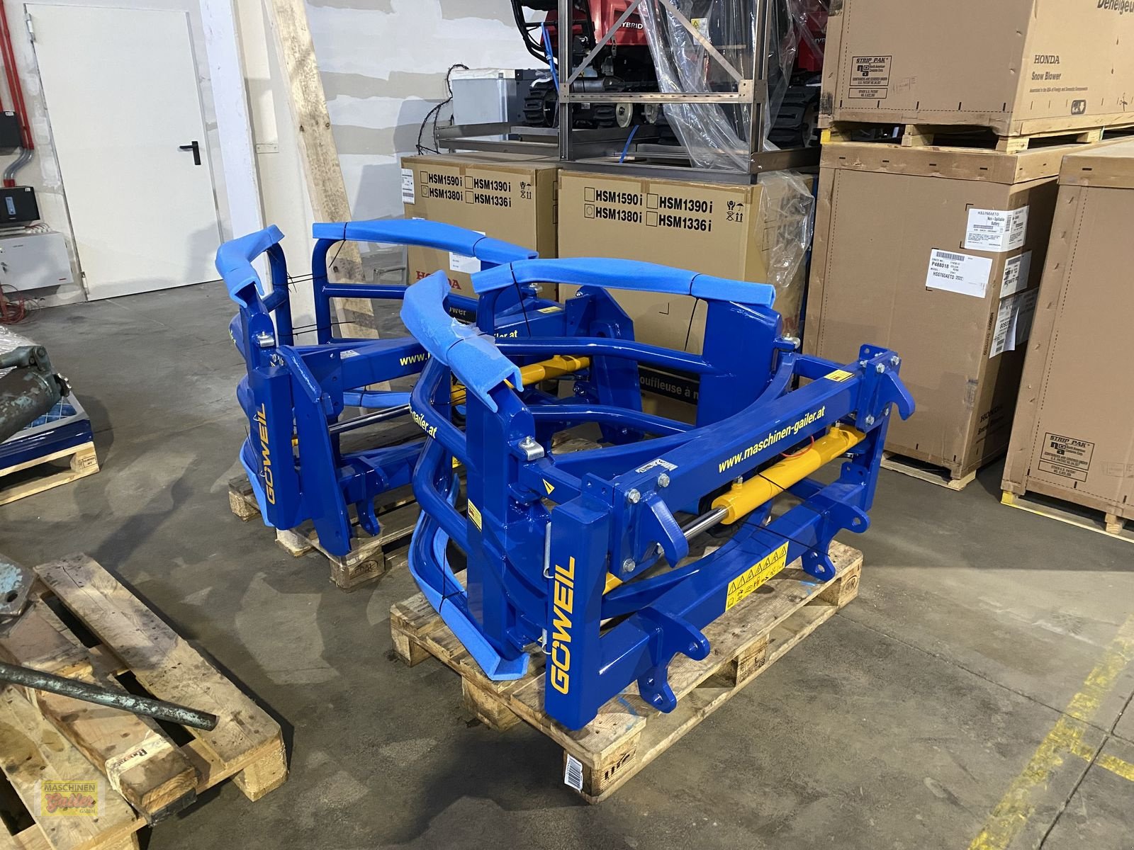 Folienballenzange des Typs Göweil RBG-Rundballengreifer mit Euroaufnahme Aktion, Neumaschine in Kötschach (Bild 22)