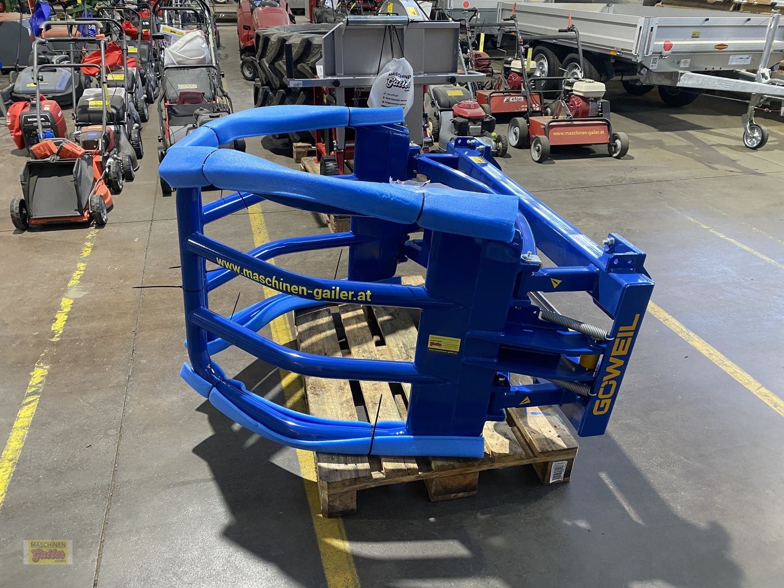 Folienballenzange des Typs Göweil RBG-Rundballengreifer mit Euroaufnahme Aktion, Neumaschine in Kötschach (Bild 4)