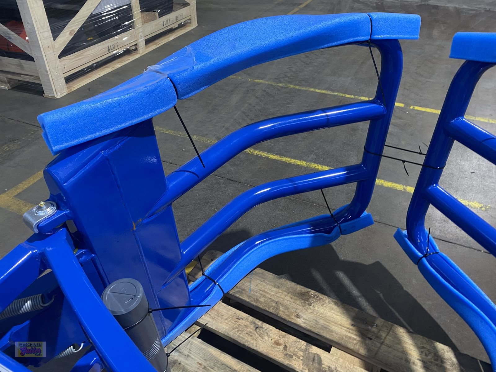 Folienballenzange des Typs Göweil RBG-Rundballengreifer mit Euroaufnahme Aktion, Neumaschine in Kötschach (Bild 18)