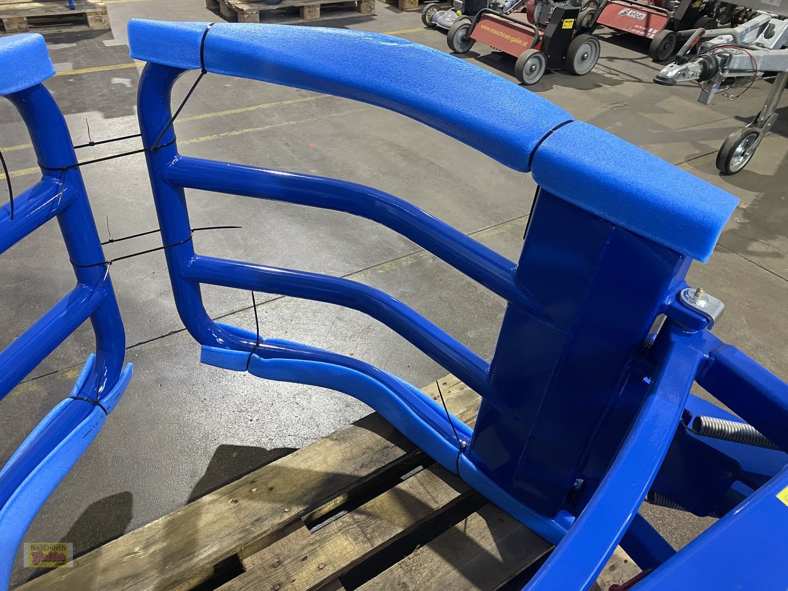 Folienballenzange des Typs Göweil RBG-Rundballengreifer mit Haueraufnahme Aktion, Neumaschine in Kötschach (Bild 15)