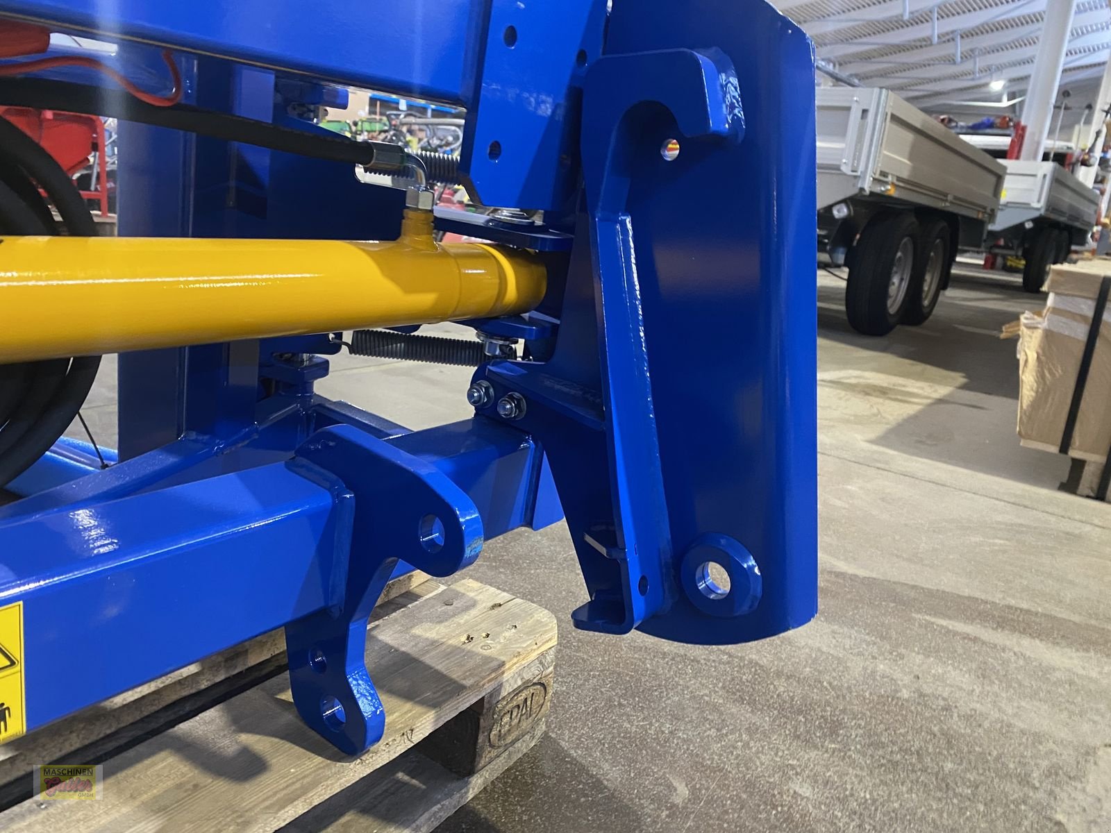 Folienballenzange des Typs Göweil RBG-Rundballengreifer mit Haueraufnahme Aktion, Neumaschine in Kötschach (Bild 19)