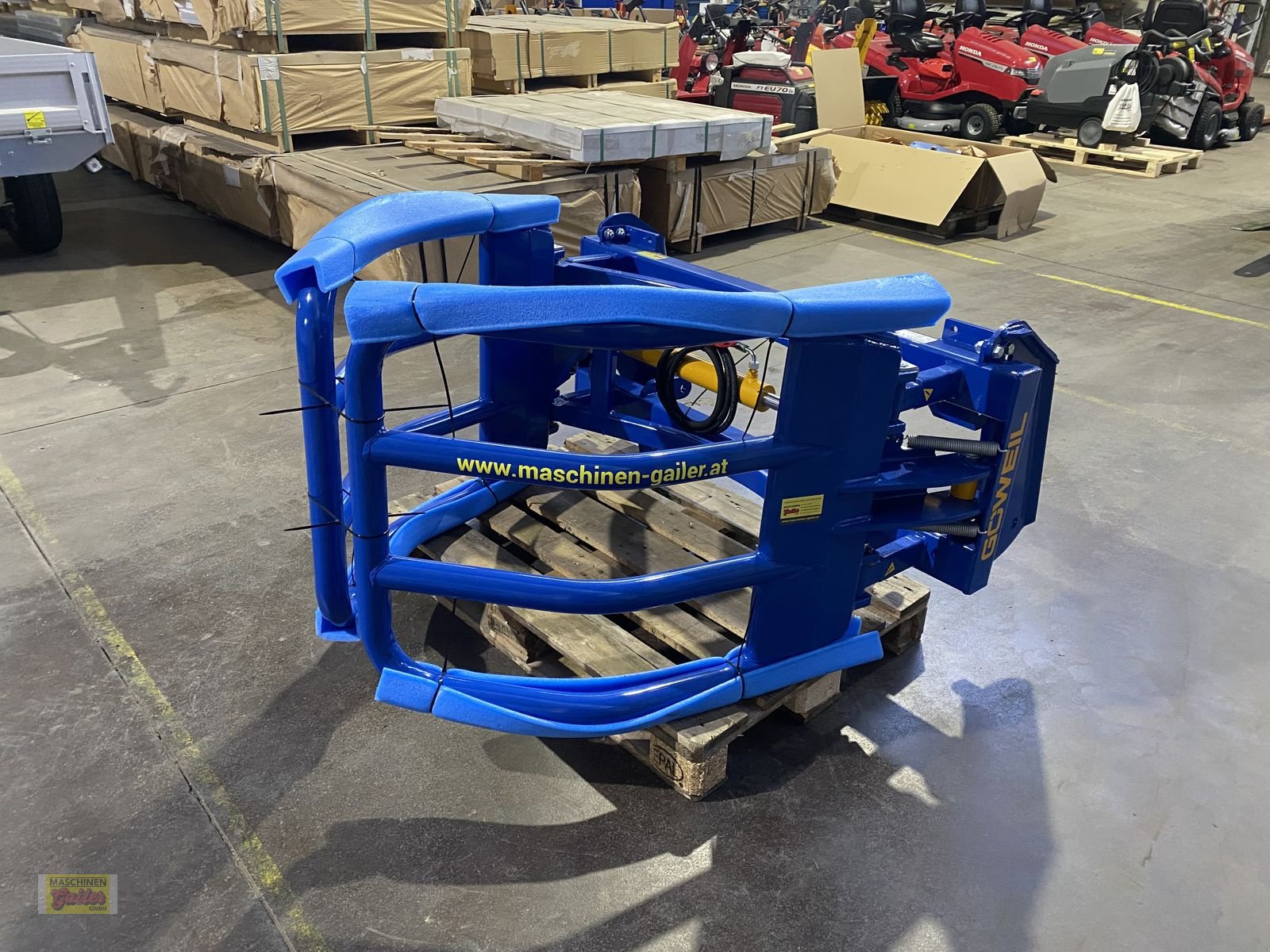 Folienballenzange des Typs Göweil RBG-Rundballengreifer mit Haueraufnahme Aktion, Neumaschine in Kötschach (Bild 5)