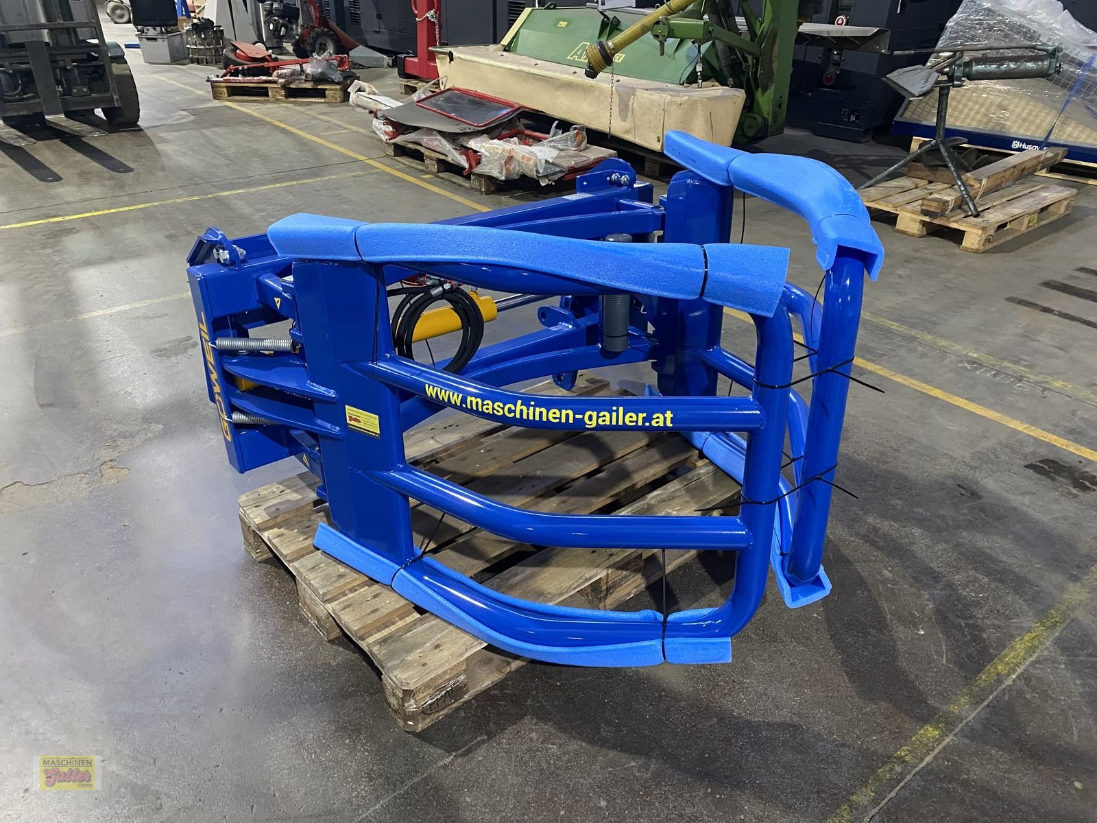 Folienballenzange des Typs Göweil RBG-Rundballengreifer mit Haueraufnahme Aktion, Neumaschine in Kötschach (Bild 9)