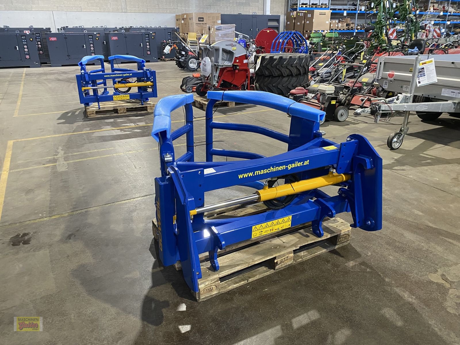 Folienballenzange des Typs Göweil RBG-Rundballengreifer mit Haueraufnahme Aktion, Neumaschine in Kötschach (Bild 3)