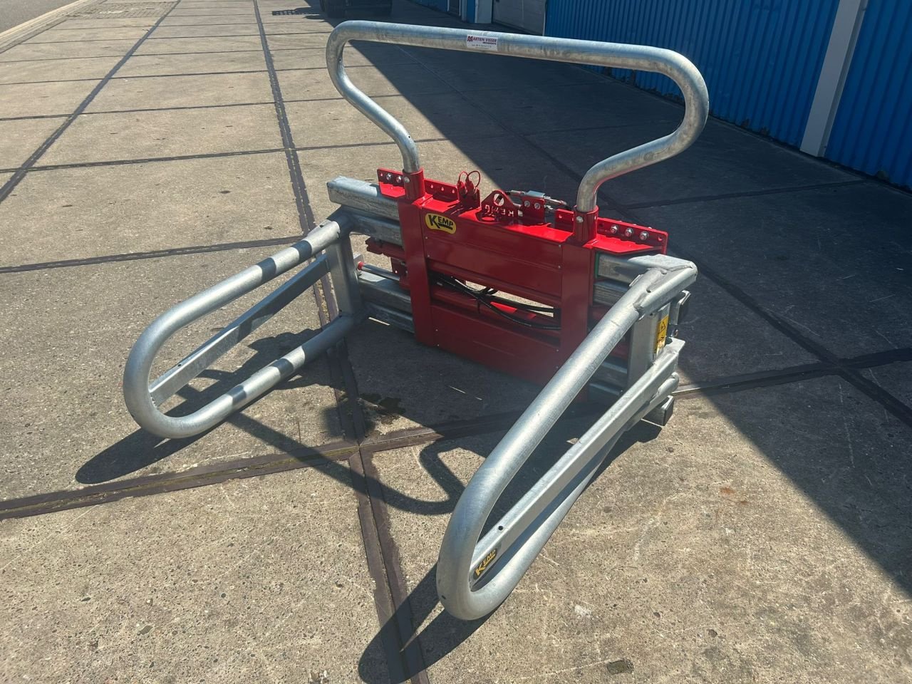 Folienballenzange des Typs Kempf 800-2600 Klem, Neumaschine in Joure (Bild 11)