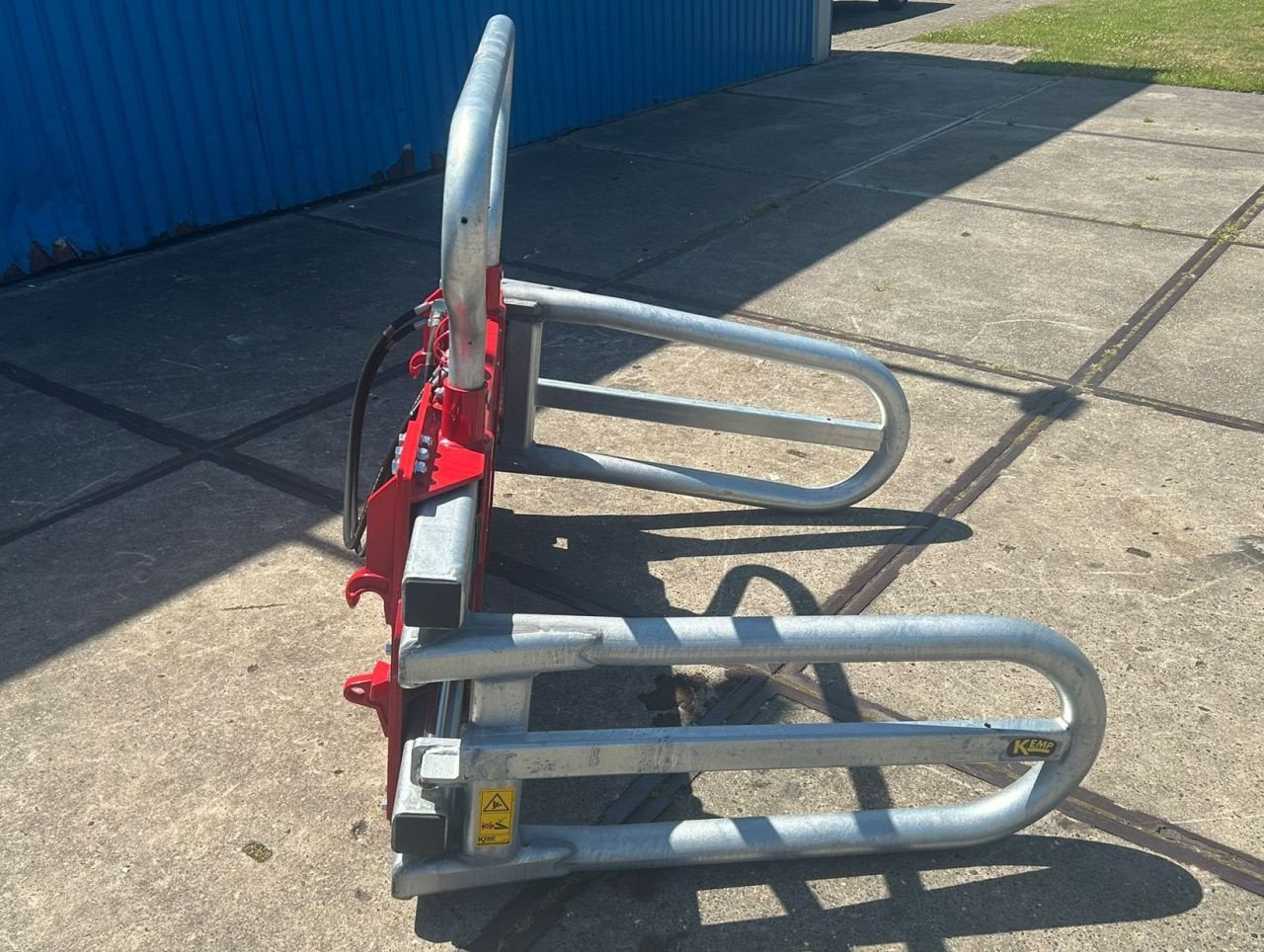 Folienballenzange des Typs Kempf 800-2600 Klem, Neumaschine in Joure (Bild 8)