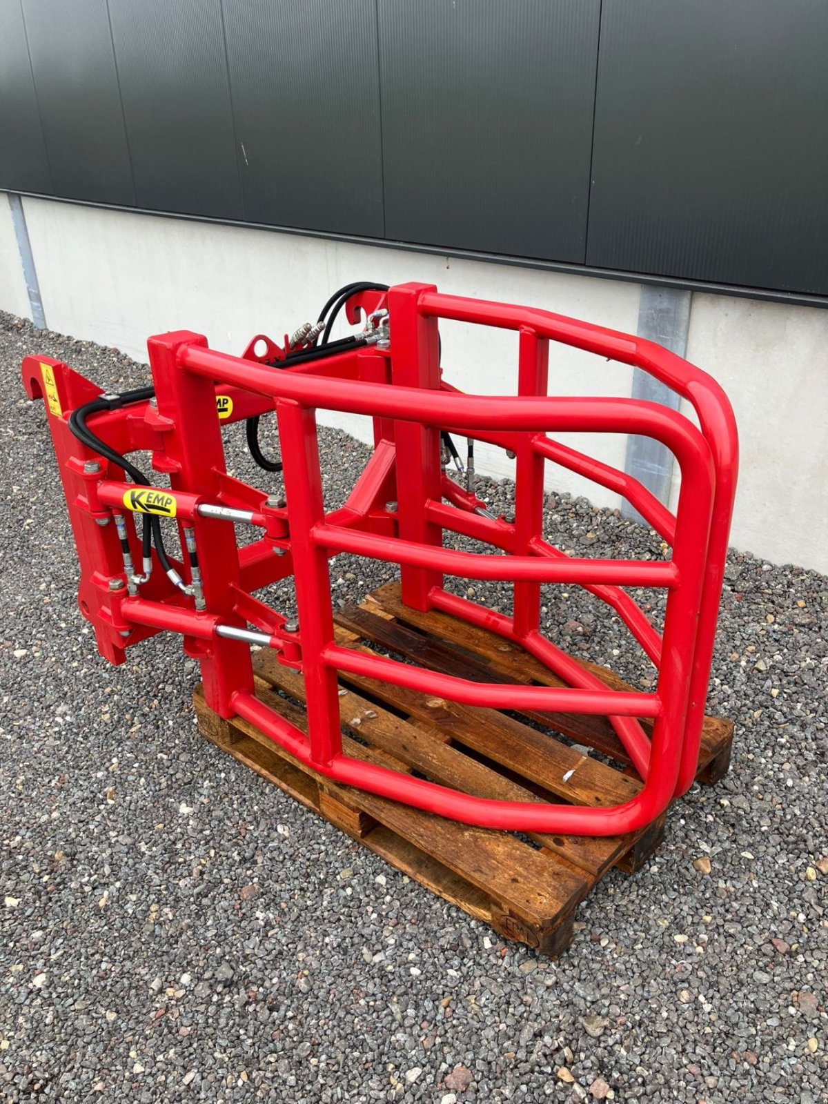 Folienballenzange of the type Kempf rond, Neumaschine in Dalfsen (Picture 1)