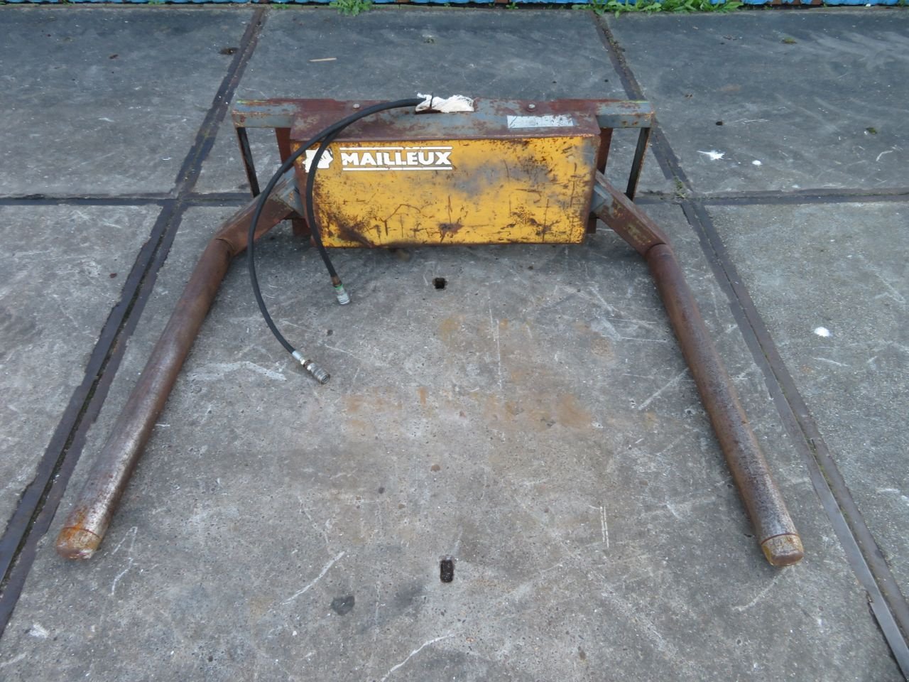Folienballenzange типа Mailleux Balenklem model Speer, Gebrauchtmaschine в Joure (Фотография 2)