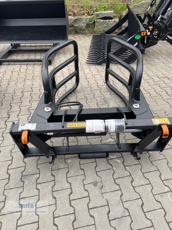 Folienballenzange of the type Quicke Unigrip M+ 160, Neumaschine in Lindenfels-Glattbach (Picture 2)