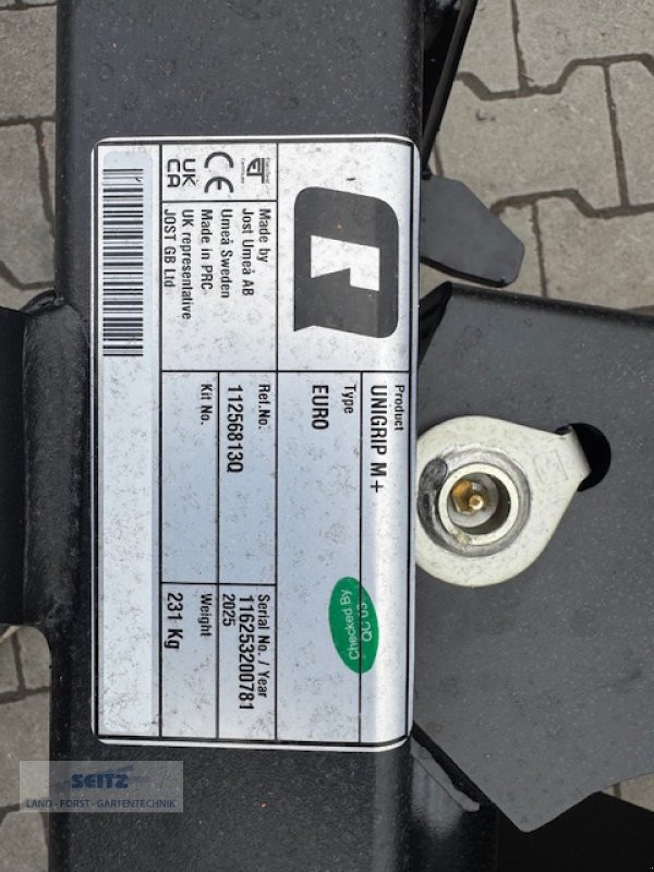 Folienballenzange of the type Quicke Unigrip M+ 160, Neumaschine in Lindenfels-Glattbach (Picture 3)