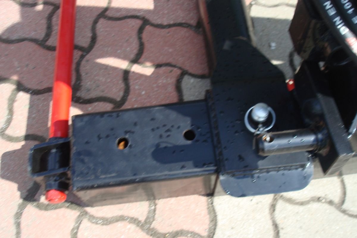 Folienballenzange of the type Sonstige Ballentransporter hydraulisch, Neumaschine in Judenburg (Picture 5)