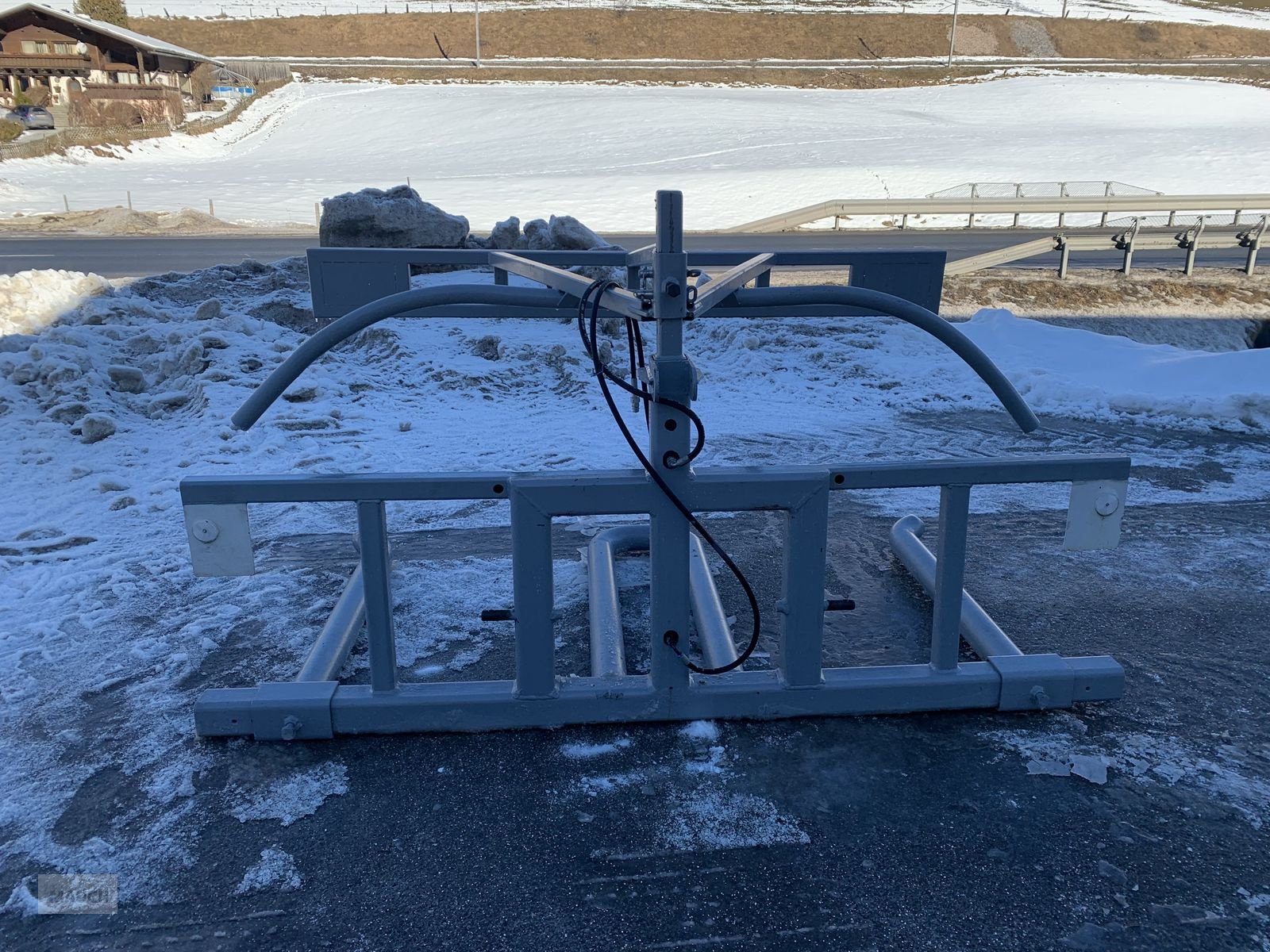 Folienballenzange tipa Sonstige Ballentransporter mit Niederhalter, Gebrauchtmaschine u Eben (Slika 2)