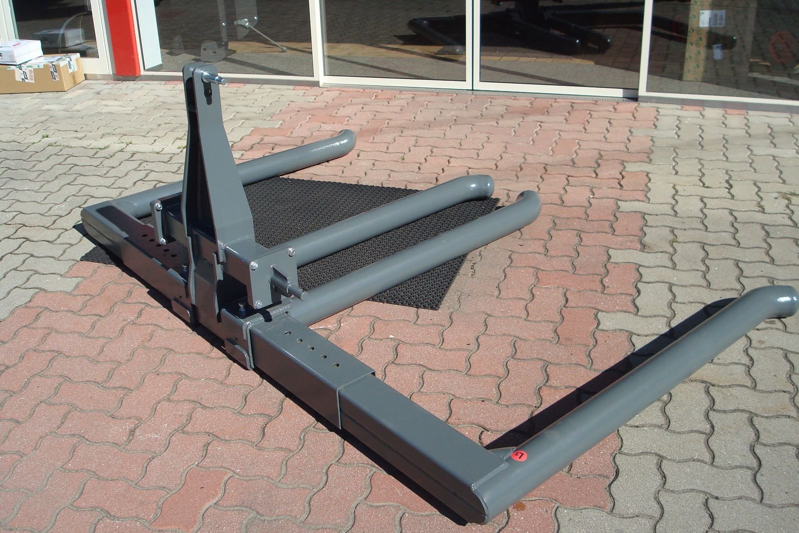 Folienballenzange des Typs Sonstige Doppelballentransporter / Doppelballenträger, Neumaschine in Judenburg (Bild 2)