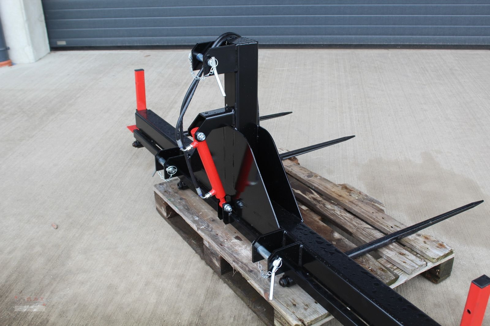 Folienballenzange of the type Sonstige Doppelter Ballentransporter-Hydraulisch, Neumaschine in Eberschwang (Picture 1)