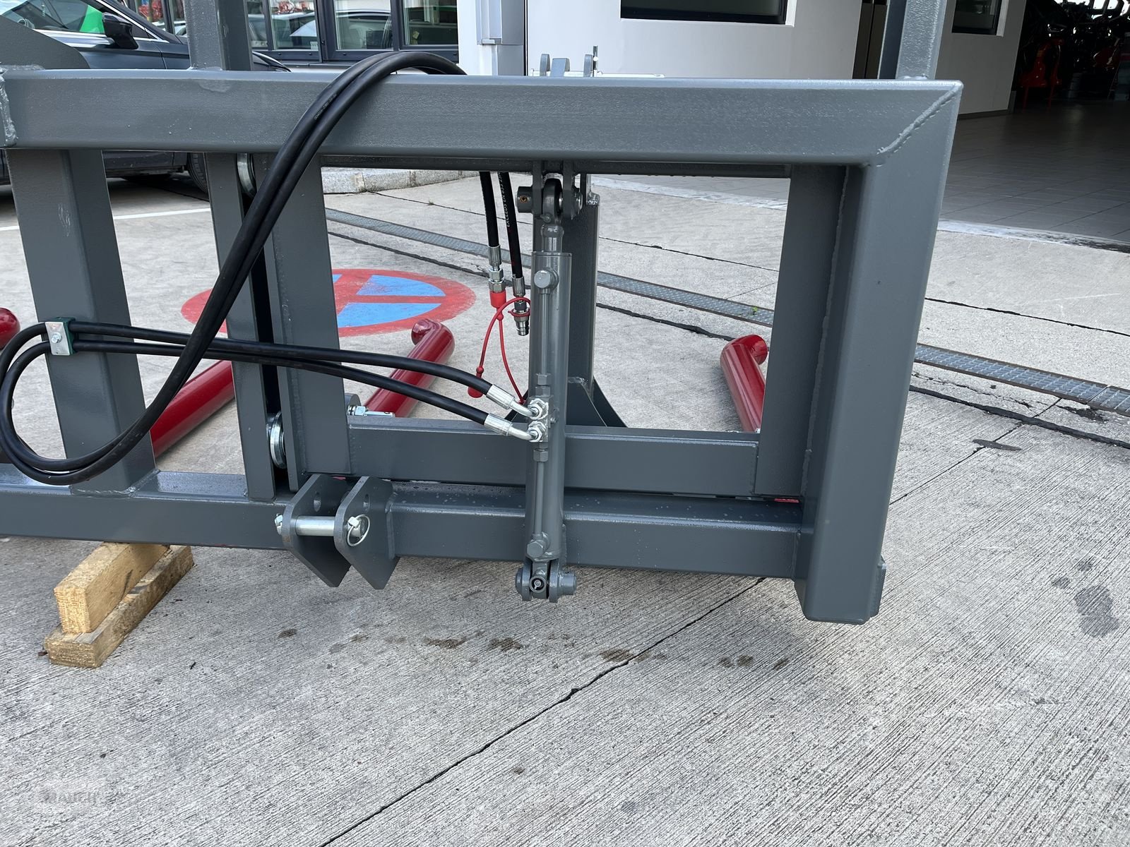 Folienballenzange of the type Sonstige Doppeltransportrahmen mit Ballenträger hydr., Neumaschine in Burgkirchen (Picture 5)