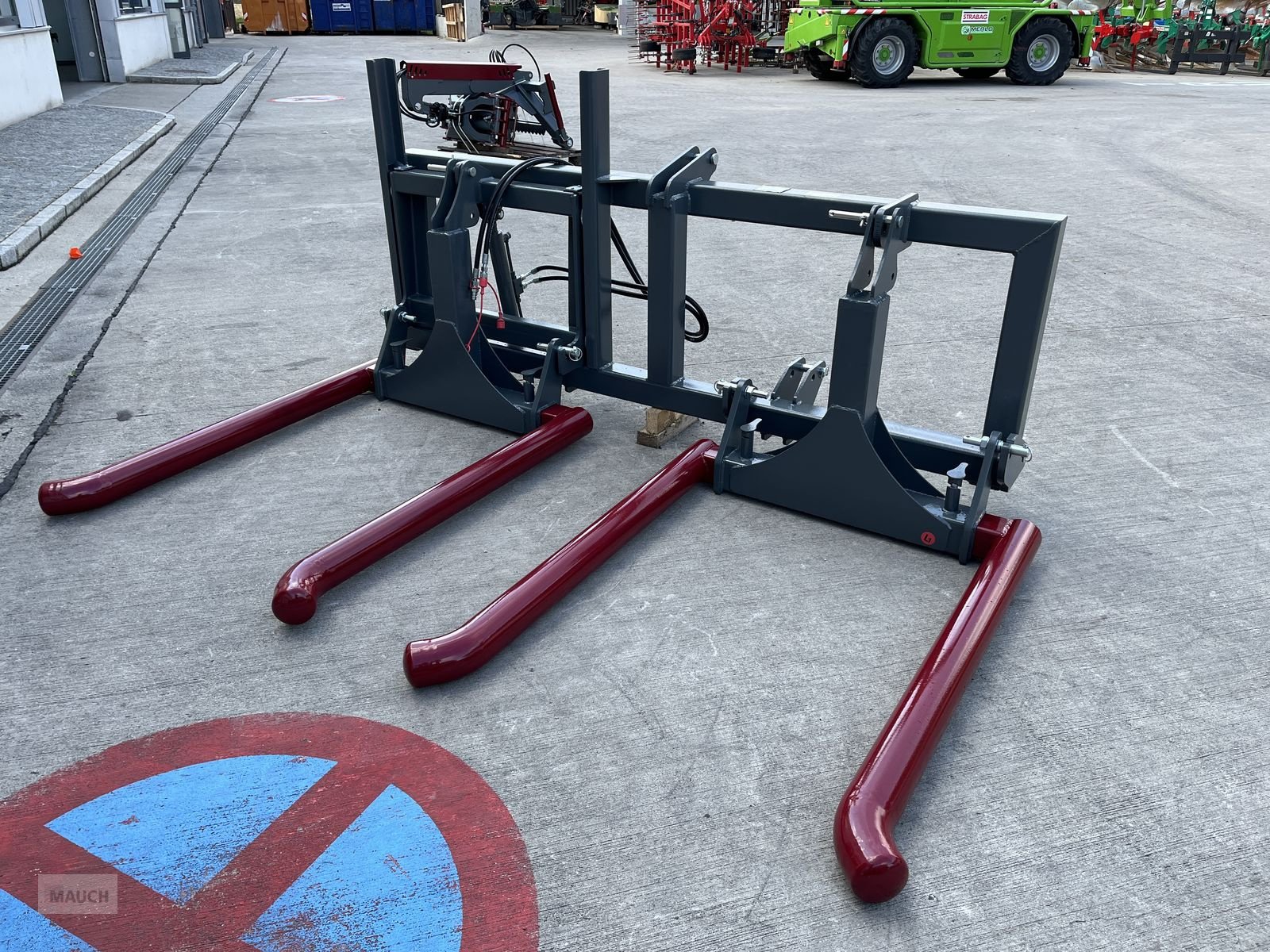 Folienballenzange of the type Sonstige Doppeltransportrahmen mit Ballenträger hydr., Neumaschine in Burgkirchen (Picture 11)