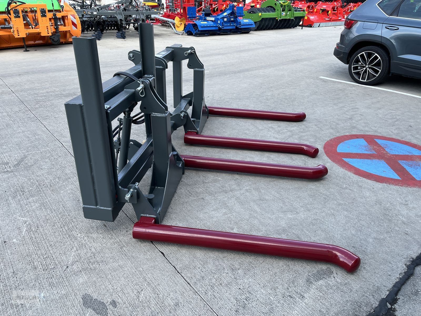 Folienballenzange of the type Sonstige Doppeltransportrahmen mit Ballenträger hydr., Neumaschine in Burgkirchen (Picture 8)