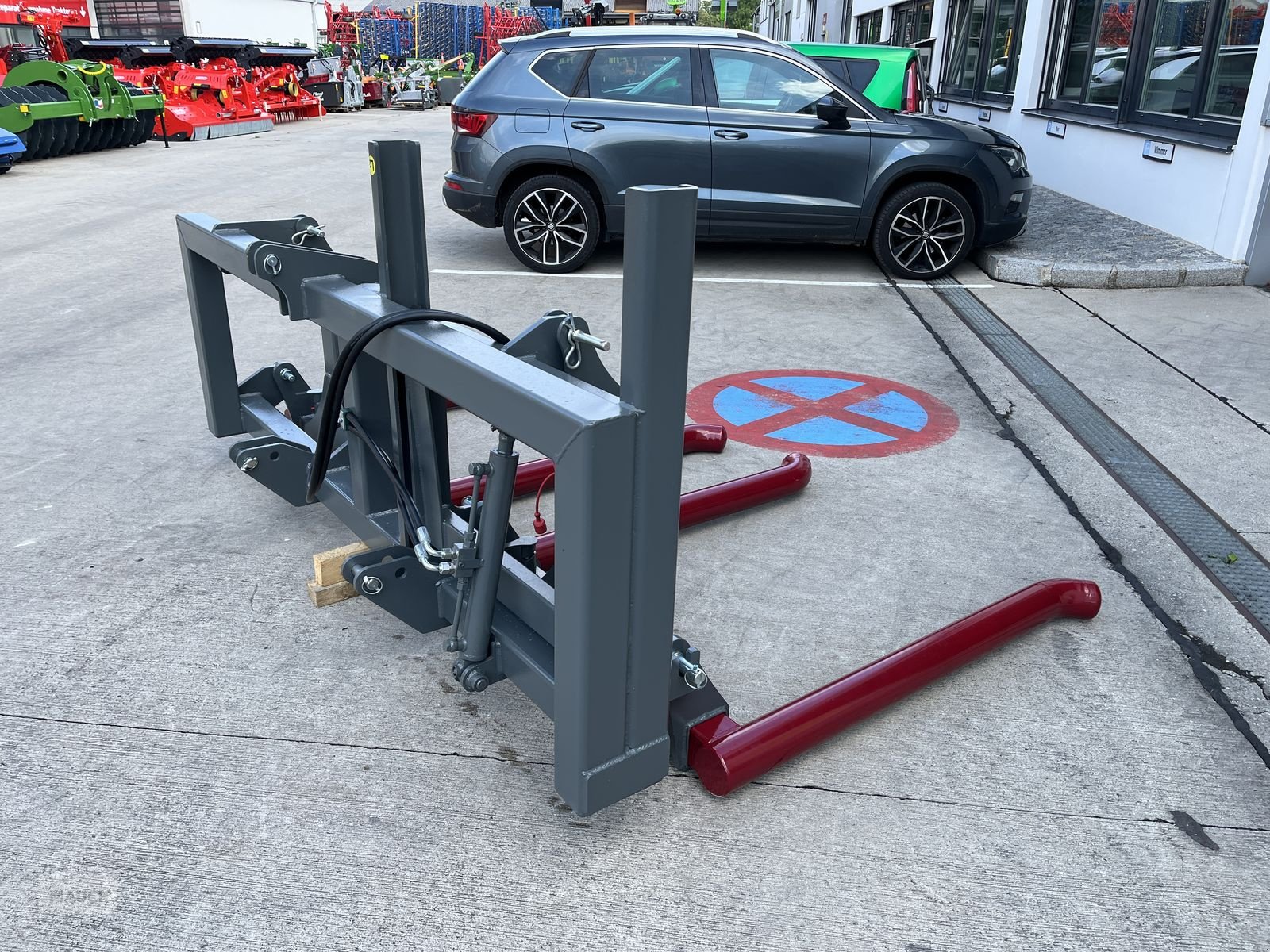 Folienballenzange of the type Sonstige Doppeltransportrahmen mit Ballenträger hydr., Neumaschine in Burgkirchen (Picture 7)