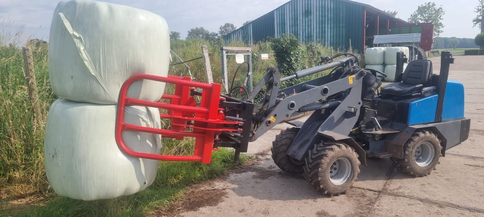 Folienballenzange of the type Sonstige Eigen Euro Giant Weidemann, Neumaschine in Kargowa (Picture 9)
