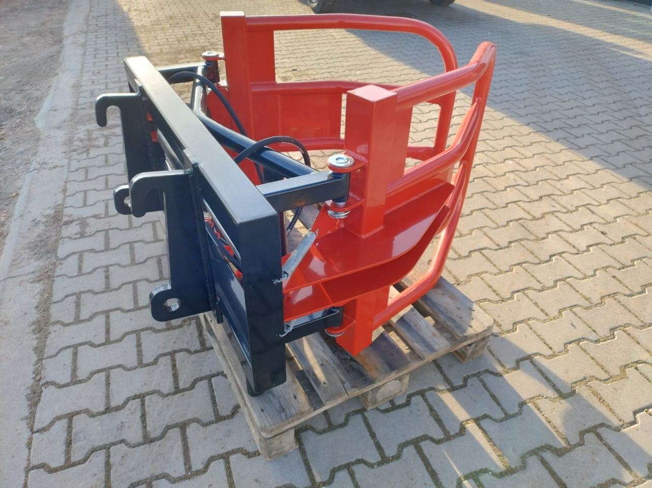 Folienballenzange of the type Sonstige Eigen Euro Giant Weidemann, Neumaschine in Kargowa (Picture 5)