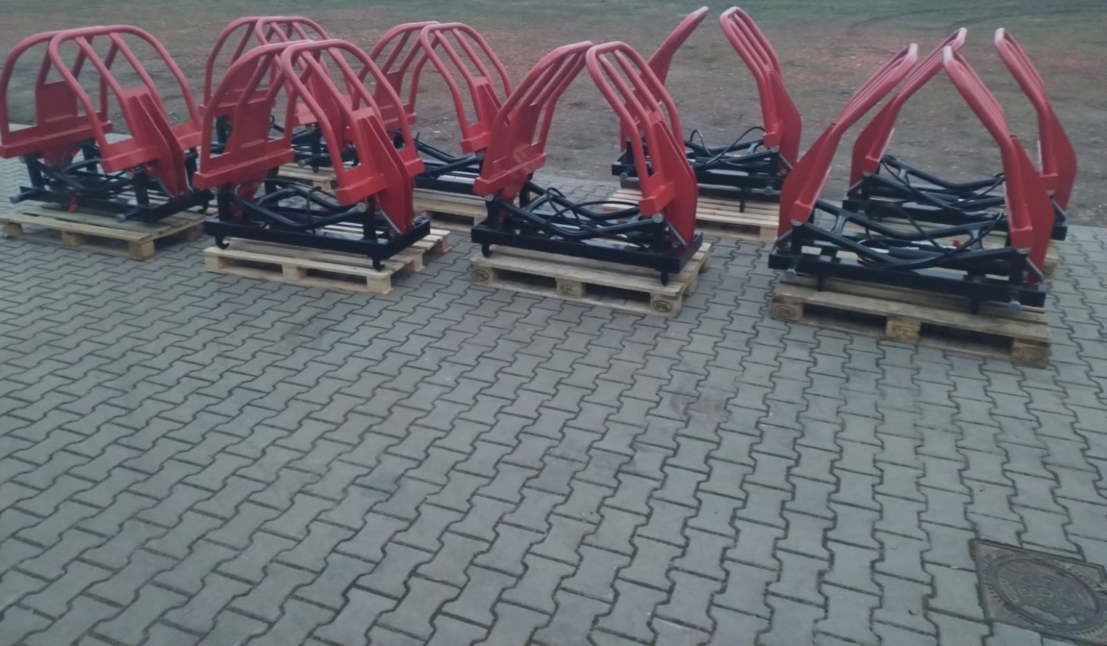 Folienballenzange of the type Sonstige Eigen Euro Giant Weidemann, Neumaschine in Kargowa (Picture 8)